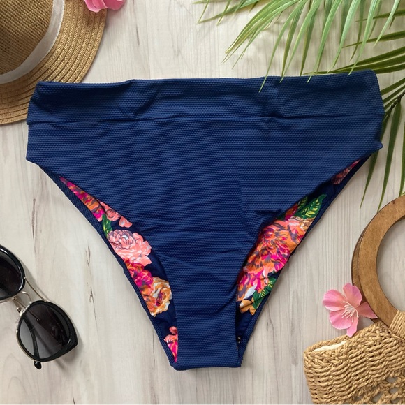 RARE Maaji • Suzy Q Floral Reversible High Rise Bikini Bottoms 👙🍹🌴